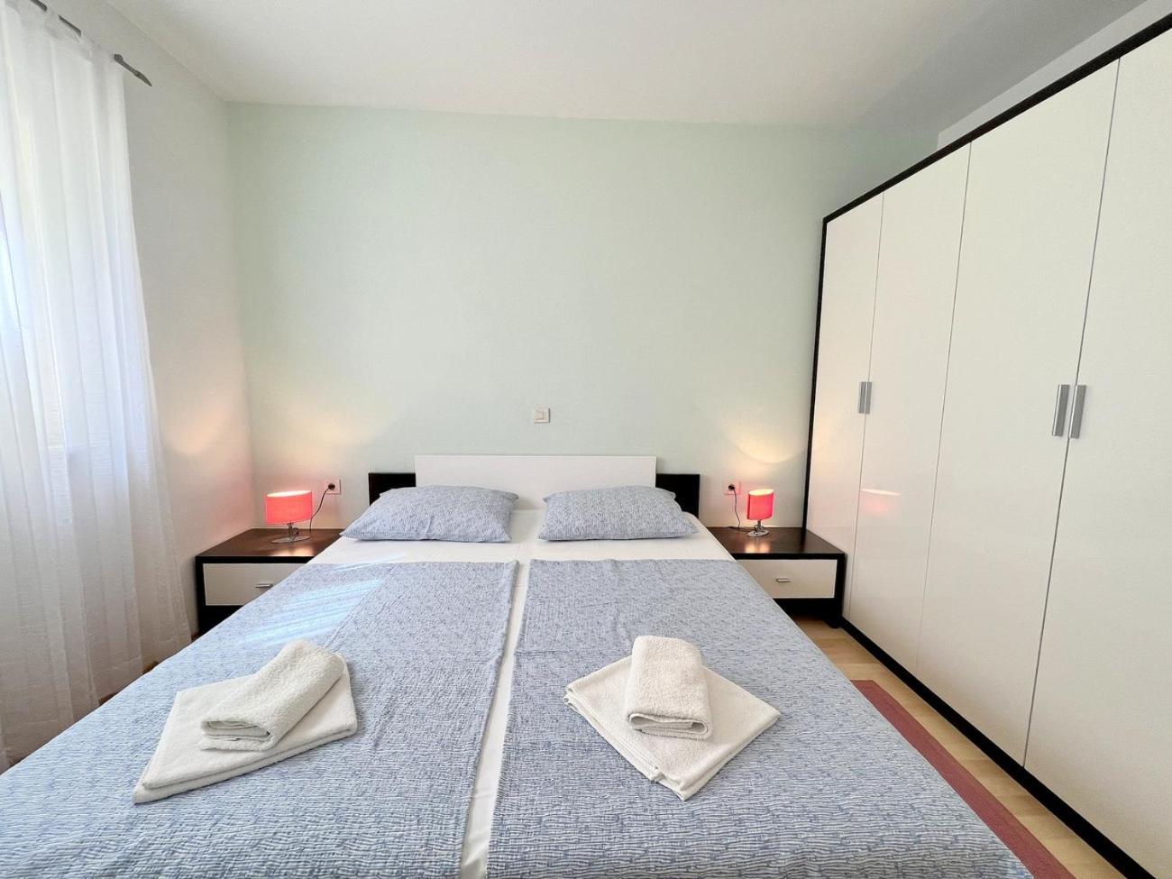 Marles Apartma Banjol